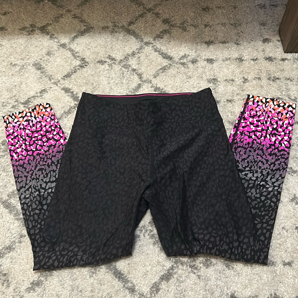 Women’s Calvin Klein capris SIZE MEDIUM